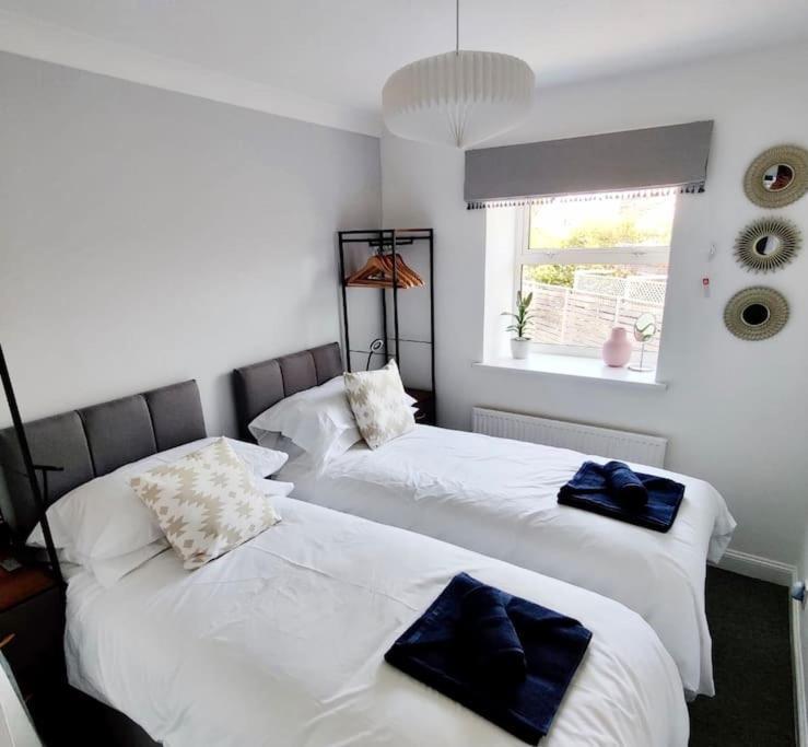 May Cottage - Heart Of Vibrant Village & 10 Mins Walk To Beach Milford on Sea Zewnętrze zdjęcie